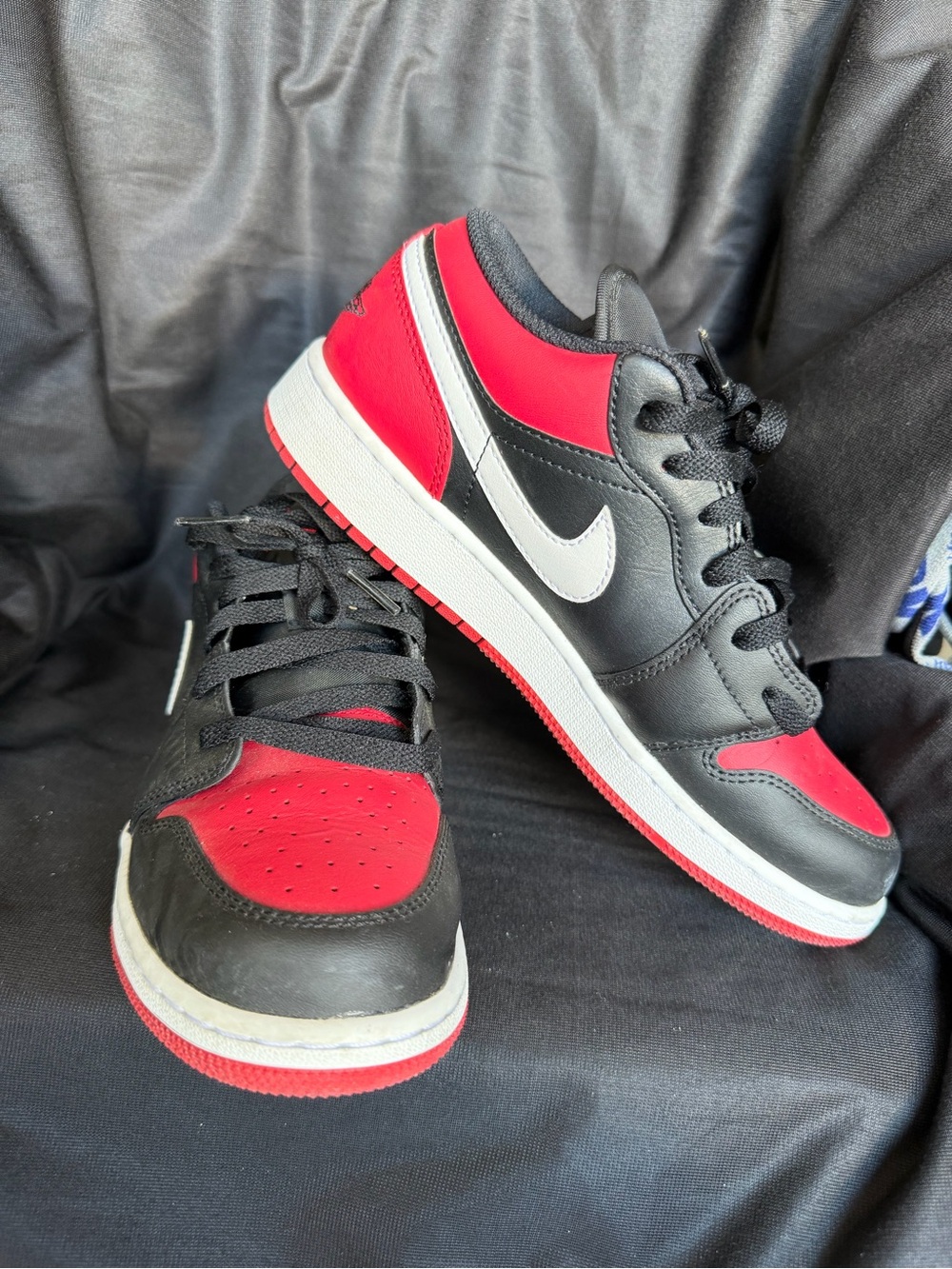Nike Kids Black, Red & White Low-Top Sneakers